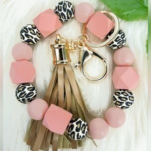 NWT WYLDWOOD LEOPARD TASSEL LARGE BEADED BRACELET KEYCHAIN